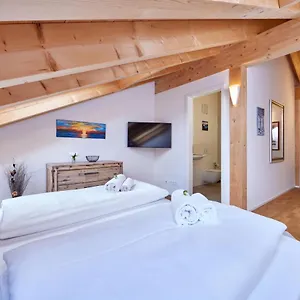 Apartment Bergtraum